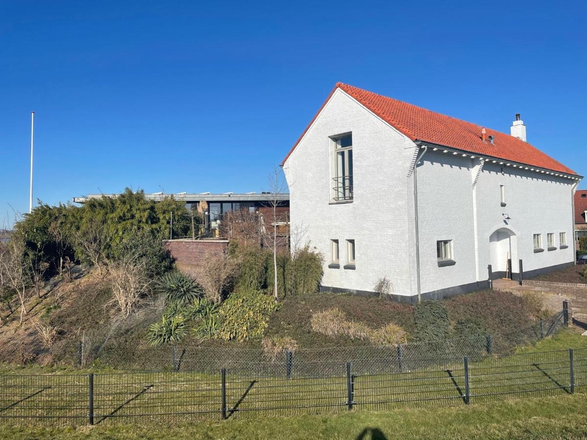 B&B Pompgebouw Aan De Rijn Tolkamer Esterno foto
